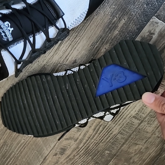 Y-3 shoes - Picture 3 of 4